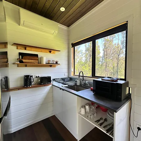 Ocean Breeze Tiny House - Ocean And Lake View Mallacoota Exterior photo