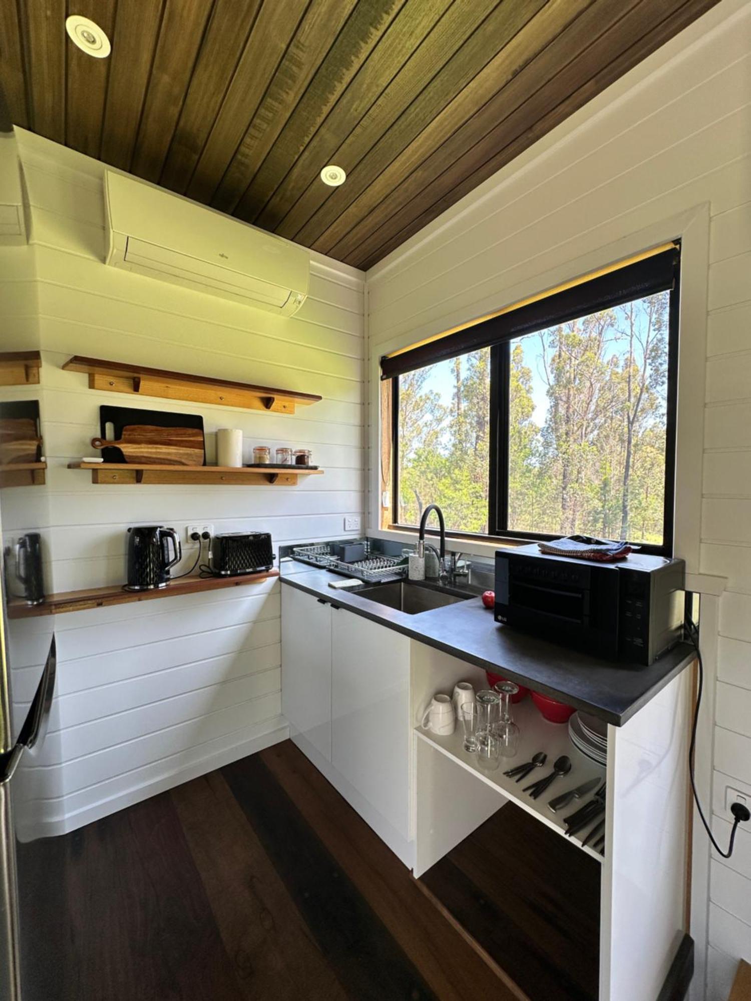 Ocean Breeze Tiny House - Ocean And View Mallacoota