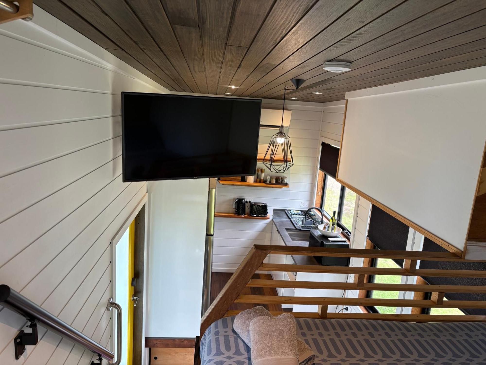 Ocean Breeze Tiny House - Ocean And View